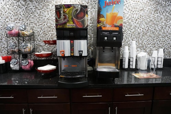 Hollywood Inn Express LAX image 15